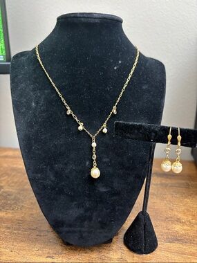 1928 Gold-Tone Pearl Y-Drop Necklace with Matching Dangle Earrings